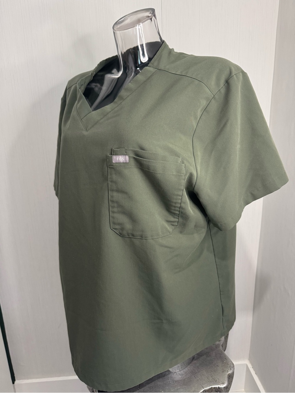 FIGS Leon Scrub Top. PO# 6313. Olive Green. XL.
